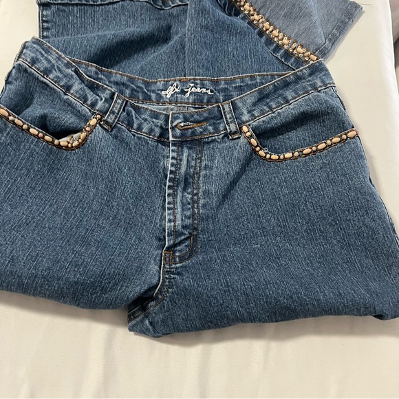 DFX Women’s Cropped Jeans with Embroidered & Beaded Hem/Pockets Casual Vacation - Picture 6 of 12